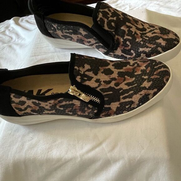 Anne Klein Loafers leopard cheetah print sparkle size 8 like new condition - Picture 2 of 16